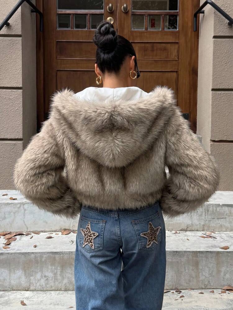SHEIN EZwear Women's Autumn/Winter Fashionable Fluffy Hooded Short