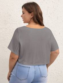 SHEIN BASICS Plus 1件純色V領短版T恤 夏季上衣 女款夏季穿搭 - 深灰色 - 查看 2