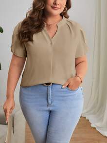 SHEIN Privé 大尺碼夏季休閒純色短袖襯衫 - 卡其色 - 查看 4