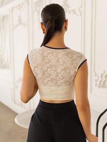 Andrea Bello Camiseta ajustada para mujer con cuello anudado y ribete en contraste, blanco y negro, verano, elegante, top de fusión de encaje bohemio-occidental para fiesta de té, vacaciones, festival de música casual - Albaricoque - Ver 2
