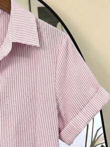 SHEIN Franclia 女款條紋泡泡皺褶布料短袖襯衫，適合度假、通勤與社交場合 - 粉色 - 查看 5