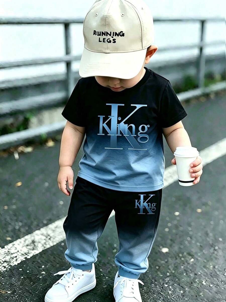 1套男嬰休閒時尚簡約字母KING印花漸層圓領短袖T恤與配套長褲軟綿套裝,春夏秋季服飾 - 彩色 - 查看 1