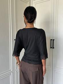 Aloruh 黑色針織蕾絲飾邊女款T恤 - 黑色 - 查看 2