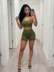 SHEIN BamGlam 无缝交叉露背运动胸罩和运动短裤健身女士套装 - 軍綠色 - 查看 6
