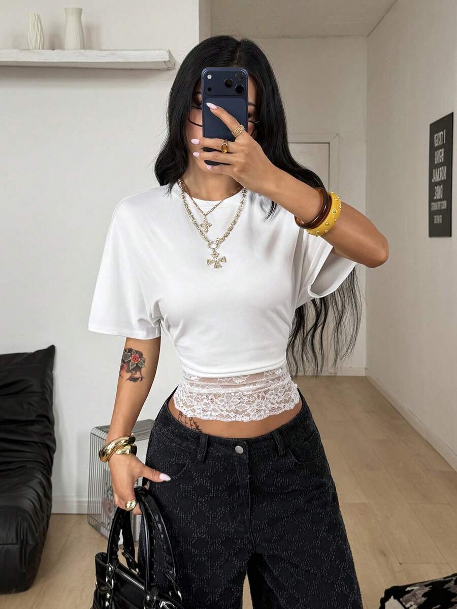 Coolane 女款夏季極簡 Y2K 基本款日常休閒開學季街頭風彈性白色寬鬆抓皺短版對比蕾絲T恤