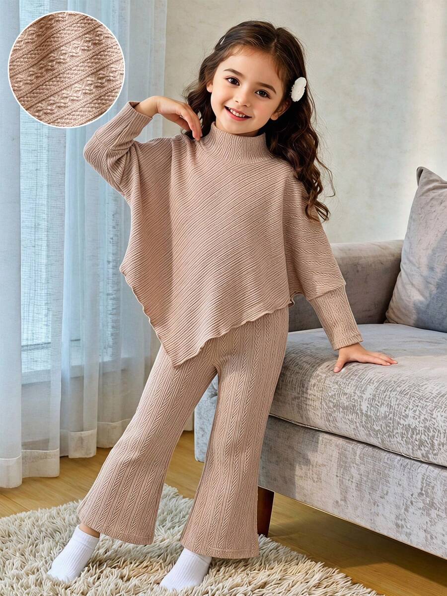 SHEIN Vintaside Kids 2件組少女復古風棕色羅紋套裝,親膚柔軟面料,圓領上衣珍珠裝飾燈籠袖,喇叭褲,生日秋季穿搭 - 卡其色 - 查看 1