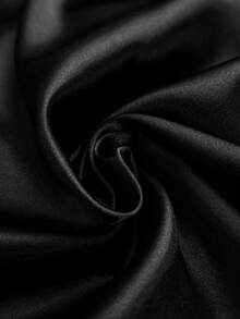 SHEIN Gaun Hitam Pas Badan Elegan Wanita dengan Leher V Dalam dan Hiasan Renda - Hitam - View 4