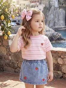 SHEIN Elladie kids 女童休閒可愛圓領標準肩寬粉色條紋草莓刺繡T恤與純色牛仔裙套裝，夏季 - 粉色 - 查看 4