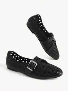 CUCCOO CHICEST 女款鏤空刺繡扣飾舒適平底鞋 - 黑色 - 查看 10