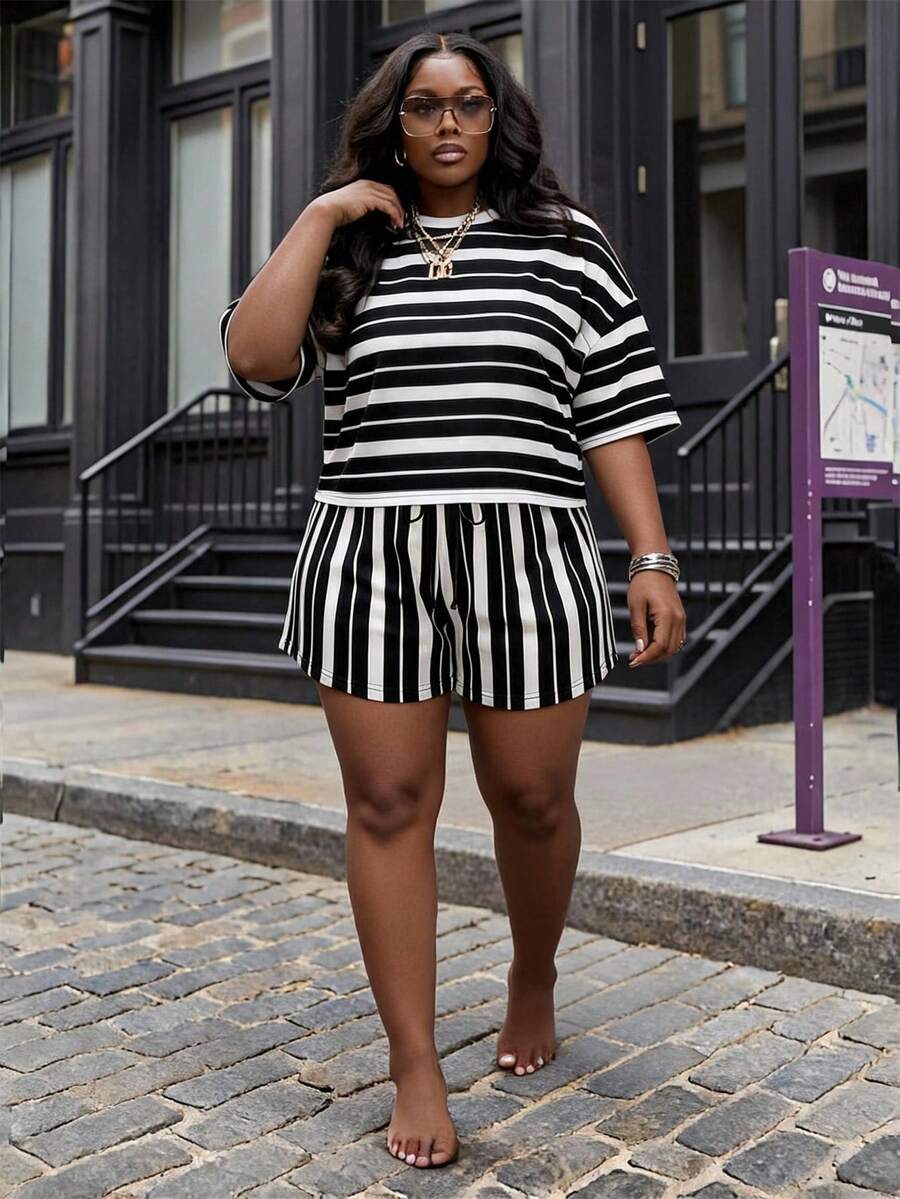 Slaydiva Plus Size Women's Striped Short Sleeve T-Shirt And Shorts Casual 2-Piece Set