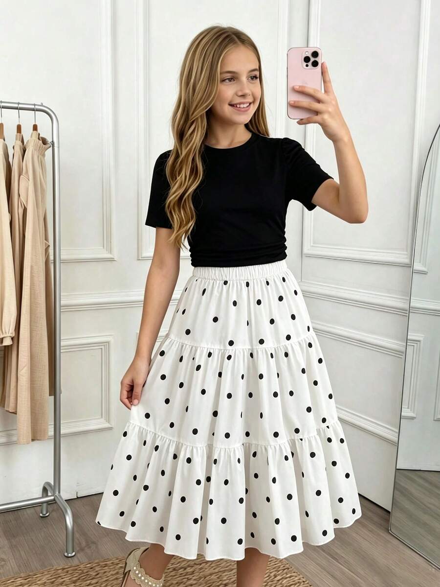 SHEIN Tween Girl Solid Color Minimalist Round Neck T-Shirt And Polka Dot Print Pleated Midi Skirt Set - Black - View 1