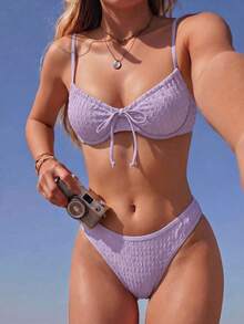 Swim Mod 新款女款 Coquette 可愛夏日海灘度假風兩件式比基尼套裝－掛脖抓皺上衣附前綁帶設計、可調節肩帶與高衩性感三角褲－純黃色波浪紋理面料－柔軟透氣輕盈快乾彈性材質－適合夏季度假、泳池派對、海灘假期、音樂節、母親節/婚禮假期、春假穿搭 - 紫色 - 查看 4