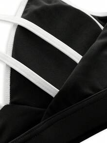 SHEIN Cheerettes 女款拼色交叉背日系健身運動內衣 黑色運動內衣 可拆式內墊 白色對比細肩帶雙層健身房適用 - 黑色 - 查看 10