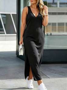 Silhoulove Plus Size Women Solid Color V-Neck Side Slit Hem Casual Sleeveless Dress - Black - View 5