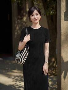 Yumoku 休閒極簡優雅女款夏季針織蕾絲洋裝 早午餐穿搭 黑色 - 黑色 - 查看 3