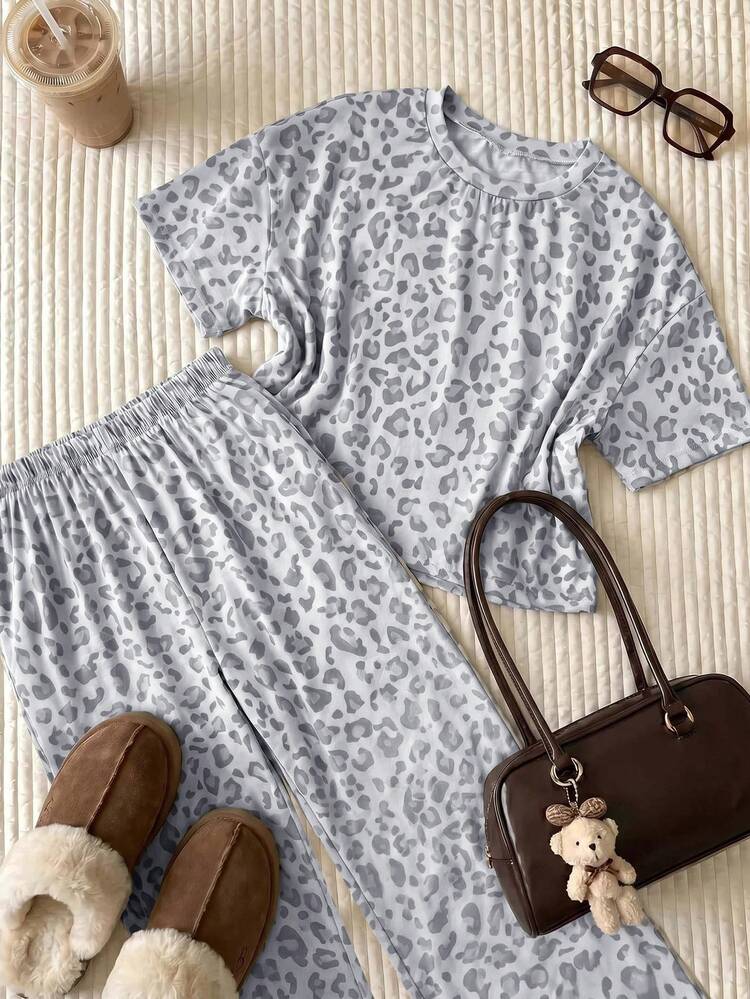 Comfortcana Plus Size Summer Leopard Print Crew Neck T-Shirt And Drawstring Waist Long Pants Casual 2-Piece Set - Light Grey - View 3
