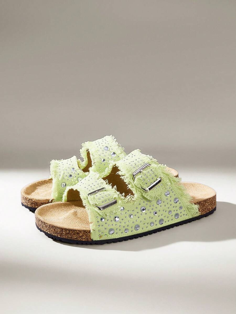 Solecia Sandalias planas de verano para mujer con diseño de borde rugoso con strass, hebilla ajustable y plantilla de corcho, para uso diario, playa y vacaciones - Verde claro - Ver 1