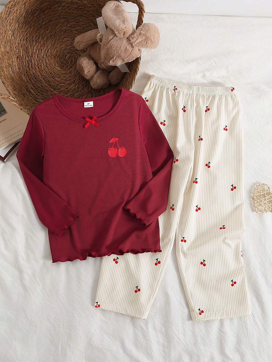 SHEIN Genkimix Kids 女童櫻桃圖案蝴蝶結裝飾長袖上衣與長褲休閒日常睡衣套裝 - 酒紅色 - 查看 1