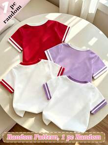 (Patrón aleatorio, 1 pieza aleatoria) Camiseta básica de manga corta para niñas con estampado fresco diario de flores, mariposas, fresas y uvas en contraste rojo & blanco - Multicolor - Ver 2