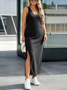 Silhoulove Plus Size Women Solid Color V-Neck Side Slit Hem Casual Sleeveless Dress - Black - View 6