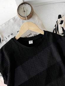 SHEIN 兒童青少年女孩休閒度假風寬鬆版型短袖圓領紋理針織上衣與花卉剪影印花長褲 2件套 黑色 - 黑色 - 查看 4