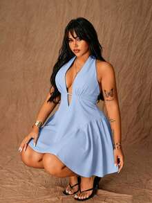 Rustia Gaun Ukuran Plus Minimalis Seksi Hot Girl Fashion Design Deep V Halter Neck Ikat Pinggang yang Melangsingkan - Biru Langit - View 6
