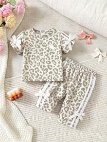 SHEIN 新生女嬰粉黑時尚套裝 短袖上衣附3D蝴蝶結 可愛套裝 適合0-9個月嬰兒 - 彩色 - 查看 4
