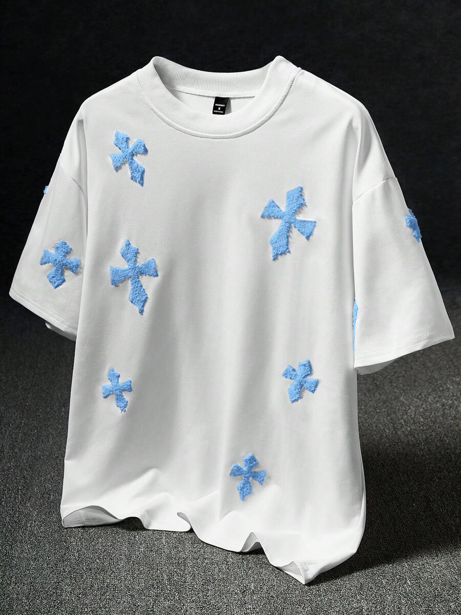 Manfinity EMRG 男士街頭風 INS 風格十字全印花毛巾刺繡日常白色 T 恤,男友丈夫禮物,週年紀念禮物 - 白色 - 查看 1