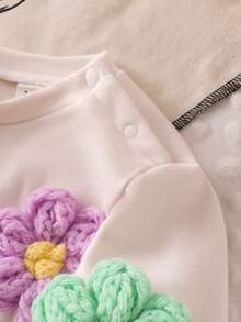 SHEIN Playful Pals 女童 2 件套：秋冬針織圓領杏色 T 恤配 3D 花朵裝飾與黑色直筒長褲，運動時尚風 - 杏色 - 查看 7