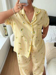 Napfluff CURVE Napfluff CURVE 檸檬條紋印花翻領前開鈕扣短袖長褲大尺碼睡衣套裝 - 黃色 - 查看 4