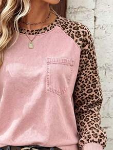 SHEIN LUNE Women's Plus Size Raglan Sleeve Regular Sweatshirt, Classic Leopard Print Pattern, Pink Sweatshirt, Vintage Pattern, Casual Daily Wear, Vacation, Commute, Autumn/Winter - Multicolor - View 3