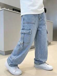 SHEIN Casuvi Kids 返校季新品工裝風牛仔褲，時尚休閒風格，男女通用，適合男孩女孩，新上市，淺藍復古色，彈性腰頭，優質棉質牛仔面料，穿著舒適，寬鬆版型，適合時尚搭配、度假、學校、返校季等多種場合，中性牛仔工裝褲 - 淺色水洗藍 - 查看 5