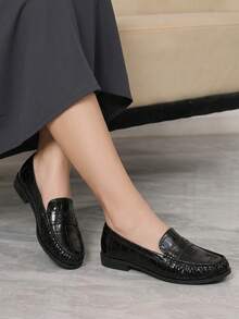 Sleekvia Women's Flat-Bottomed French Retro Stone Pattern Loafers, Gentle Style Elegant, Simple Wind, Comfortable Wind, Advanced Business Wind, Suitable For Fall Shoes - Black - View 1