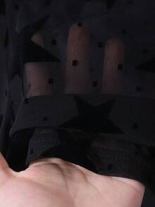 SHEIN 2件組女孩酷美式街頭風星星圖案網眼短袖上衣與貼身吊帶連身褲套裝，舒適彈性面料，適合運動與休閒穿搭，甜酷女孩必備！ - 黑色 - 查看 7