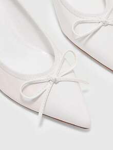 CUCCOO BIZCHIC Off-White Patent Leather Is Simple, Elegant And Comfortable Commuting Basic Pointed All-Inclusive Medium Heel Stiletto Shoes - Chantilly - View 6