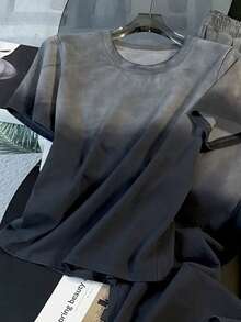 Resyla Camiseta de manga corta con cuello redondo de ajuste regular + Pantalones de pierna recta con bolsillos en diagonal - Gris - Ver 5