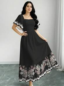 Modelyn Gaun Elegan Hitam Motif Retro Bunga, Gaun Wanita Modis dengan Leher Persegi, Desain Hem Bergelombang, Gaun Gaya Liburan Musim Panas - MultiWarna - View 4