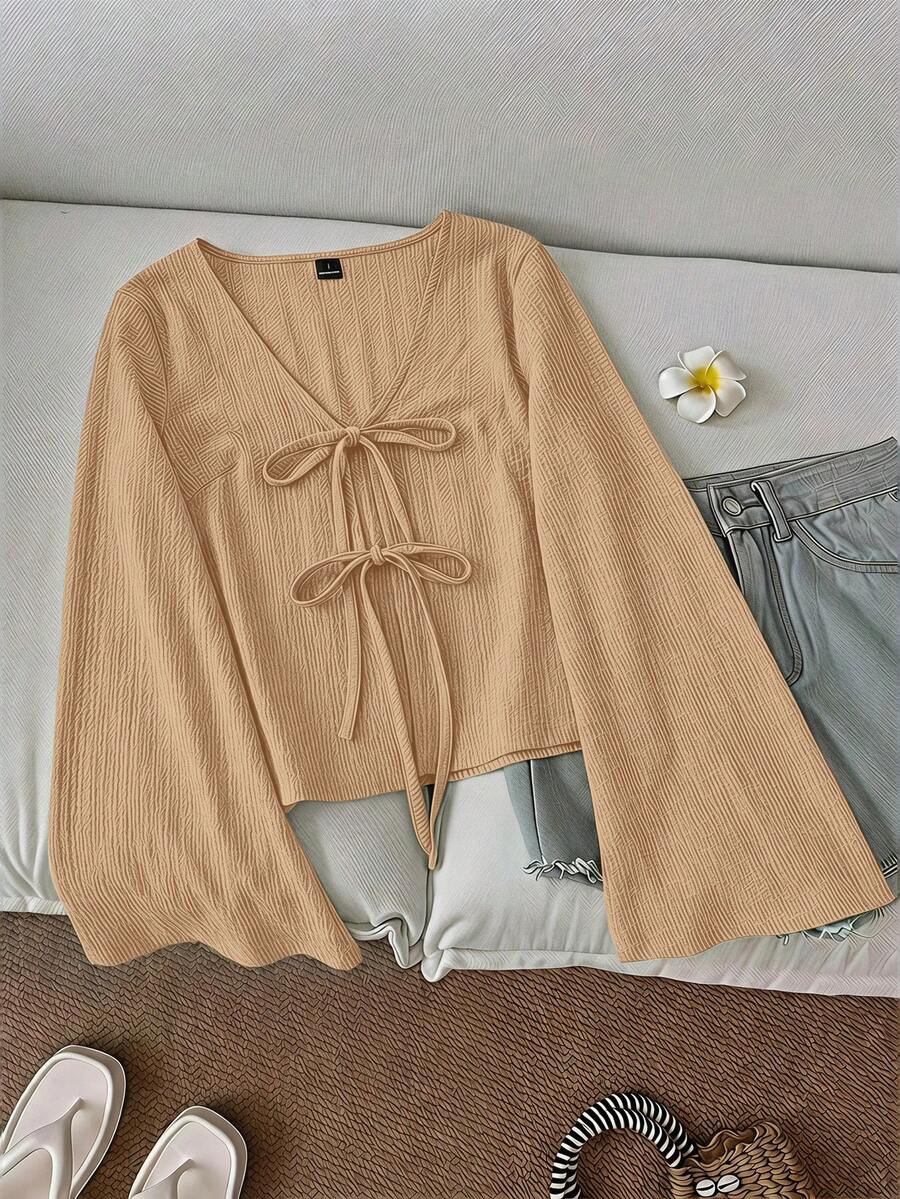 SHEIN LUNE 女款紋理百搭上衣,休閒純色V領喇叭袖前打結襯衫,繫帶前襟上衣,休閒風格 - 卡其色 - 查看 1