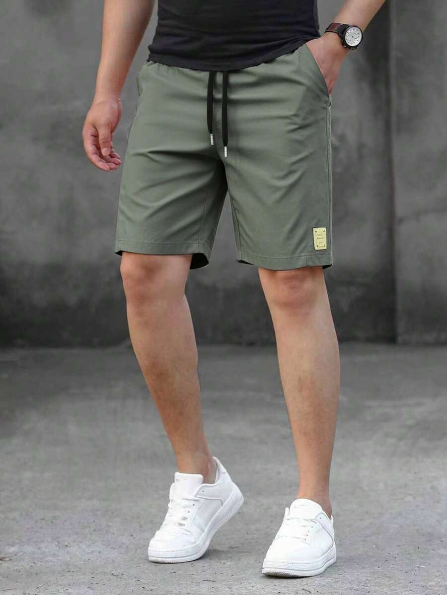 Manfinity Homme 男士字母拼接抽繩腰短褲 - 橄欖綠 - 查看 1