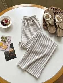 White Textured Floral Pattern Pants With Shirred Waist, Fashionable Minimalist Versatile Comfortable, Suitable For Outings, Relaxation, Vacation, Travel, Etc., For Summer And Autumn - White - View 2