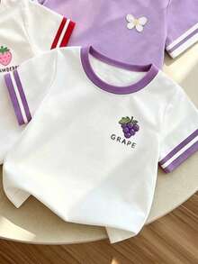 (Patrón aleatorio, 1 pieza aleatoria) Camiseta básica de manga corta para niñas con estampado fresco diario de flores, mariposas, fresas y uvas en contraste rojo & blanco - Multicolor - Ver 6