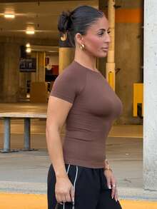 SAYEHFBABY Women's Solid Color Round Neck Raglan Short Sleeve Fitted Seamless Sports T-Shirt Summer - Coffee Brown - View 4