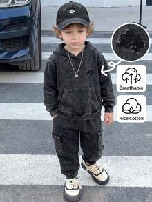 SHEIN Setelan 2 Potong Denim Rajut Musim Semi/Gugur untuk Anak Perempuan, Motif Bordir di Dada, Celana Kargo dengan Lipatan dan Kantong Samping Besar, Warna Abu-abu Gelap dengan Efek Usang, Kain Lembut dan Nyaman, Cocok untuk Pakaian Musim Semi/Gugur, Kasual Sehari-hari, Pakaian Kampus atau Aktivitas Luar Ruangan Ringan, Gaya Streetwear dan Pakaian Kerja - Grey - View 1