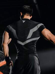 GymBeat 男士簡約百搭圓領短袖運動T恤，適合跑步、健身與健身房 - 彩色 - 查看 2