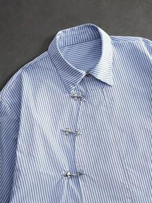 ROMWE MEN Camisa de rayas holgada con botones de estilo de carreras para hombres - Multicolor - Ver 2
