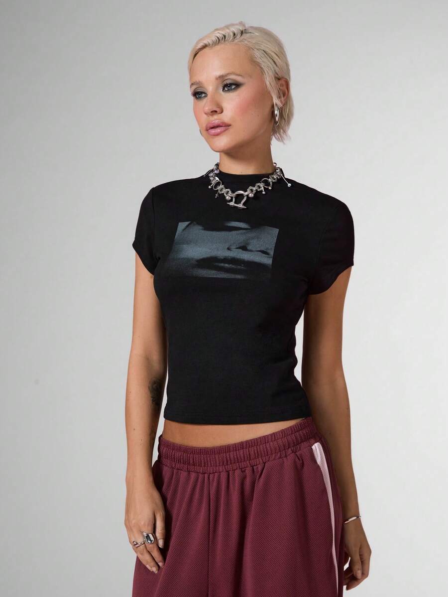 COUREZ Baby Tee With Front Graphic Print Y2K Streetwear Disco Grunge Punk Rock Cute Tops For Women Black Graphic Funny Shirts Casual Going Out Rave Concert - White - View 1