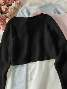 Resyla Atasan Luar Pendek dengan Hiasan Rumbai Kayu dan Tali Pengikat - Hitam - View 2