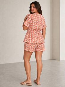 ELLERISSA Plus Size White V-Neck Kimono Sleeve Shirred Blouse & Wide Leg Shorts Co-Ord Set - White - View 2