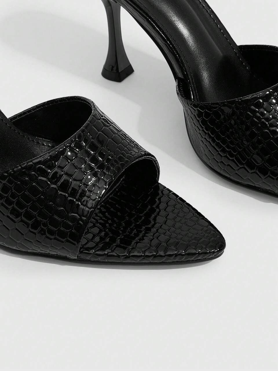 CUCCOO SZL Women's Spring/Summer New Shiny Black Patent Leather Pointed Toe Stiletto Heel Mule Slippers, Cool Sexy Party Date Commute Outfit