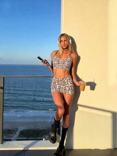 SHEIN Dewbera Women's Sexy Snake Print Sports Bra